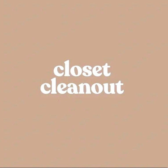 🚨CLOSET SALE / CLOSET CLEAN OUT - Picture 1 of 1